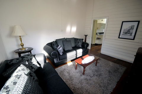 My Place Colonial Accommodation - Accommodation Mount Tamborine 26