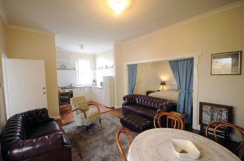 My Place Colonial Accommodation - Accommodation Mount Tamborine 41