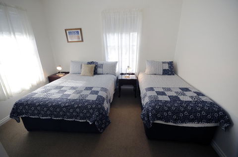 My Place Colonial Accommodation - Accommodation Mount Tamborine 10