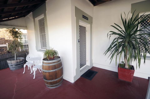 My Place Colonial Accommodation - Accommodation Mount Tamborine 2