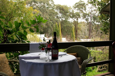 Two Sisters Chalets - Accommodation Mount Tamborine 17