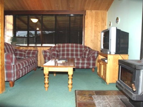 Pemberton Old Picture Theatre Holiday Apartments - Accommodation Mount Tamborine 1