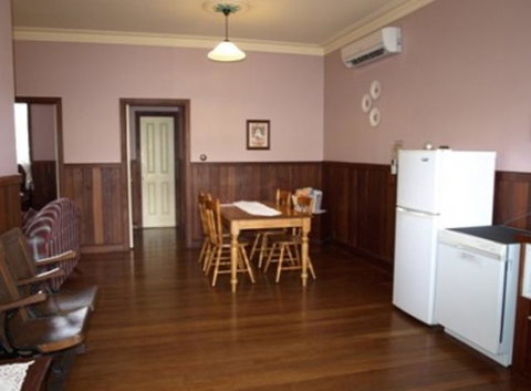 Pemberton Old Picture Theatre Holiday Apartments - Accommodation Mount Tamborine 32