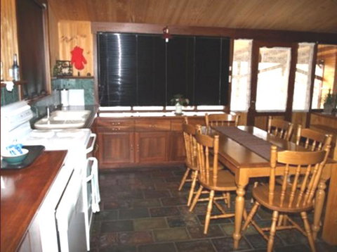 Pemberton Old Picture Theatre Holiday Apartments - Accommodation Mount Tamborine 7