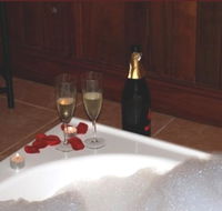 Pemberton Old Picture Theatre Holiday Apartments - Accommodation Mount Tamborine