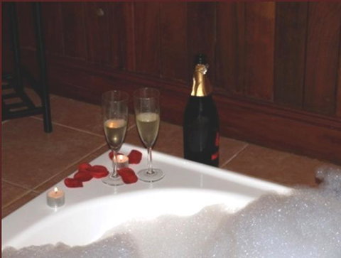 Pemberton Old Picture Theatre Holiday Apartments - Accommodation Mount Tamborine 0