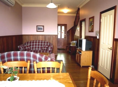 Pemberton Old Picture Theatre Holiday Apartments - Accommodation Mount Tamborine 5