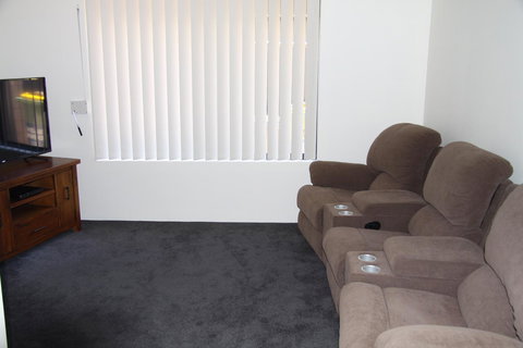 Byford House On The Scarp - Accommodation Mount Tamborine 13