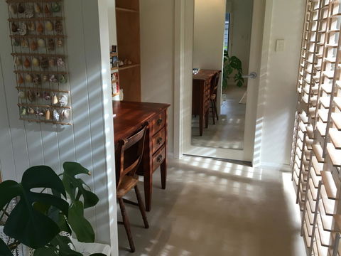 DESIGNER'S STUDIO - Accommodation Mount Tamborine 10