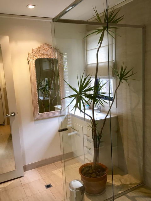 DESIGNER'S STUDIO - Accommodation Mount Tamborine 14