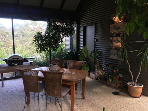 DESIGNER'S STUDIO - Accommodation Mount Tamborine 2