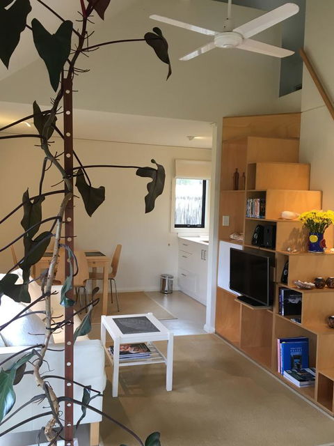 DESIGNER'S STUDIO - Accommodation Mount Tamborine 18
