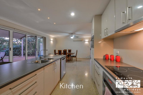 13 Learmonth Street - Close To Town Centre - Accommodation Mount Tamborine 4