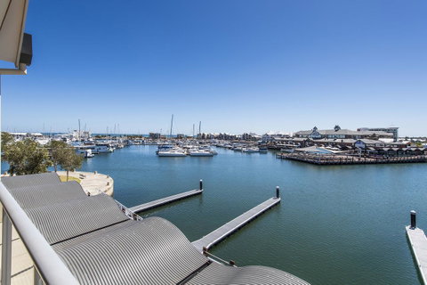 Dolphin Quay Apartments - Accommodation Mount Tamborine 16