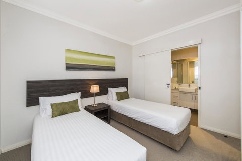 Dolphin Quay Apartments - Accommodation Mount Tamborine 44