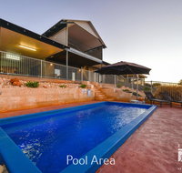 3 Kestrel Place - PRIVATE JETTY  POOL - Accommodation Mount Tamborine