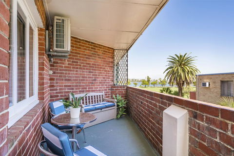 Light Bright, Quality River Views! Free Parking - Accommodation Mount Tamborine 7