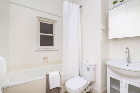 Light Bright, Quality River Views! Free Parking - Accommodation Mount Tamborine 10