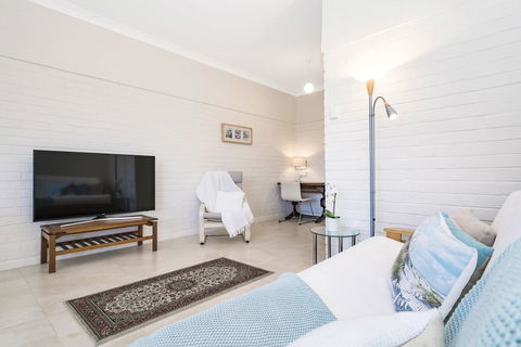 Light Bright, Quality River Views! Free Parking - Accommodation Mount Tamborine 13