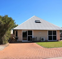 Osprey Holiday Village Unit 103/1 Bed - Perfect short stay apartment with King size bed - Accommodation Mount Tamborine