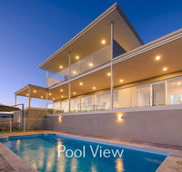 32 Corella Court - Private Jetty and Pool - Accommodation Mount Tamborine