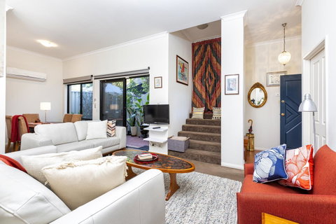 Como Executive Apartment - Accommodation Mount Tamborine 9