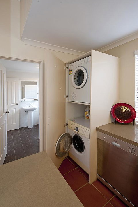 Como Executive Apartment - Accommodation Mount Tamborine 14