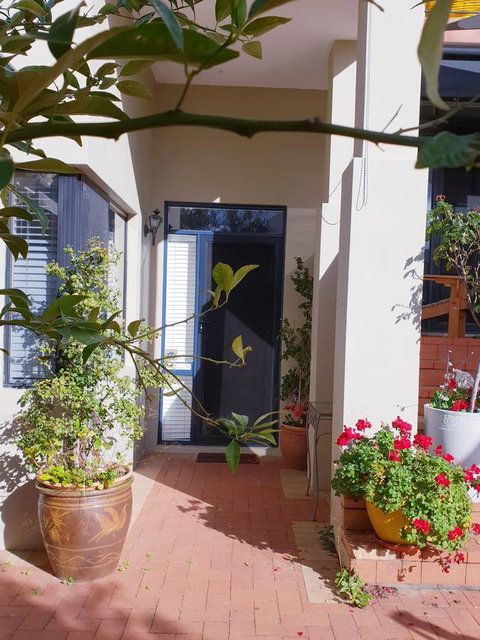 Como Executive Apartment - Accommodation Mount Tamborine 3