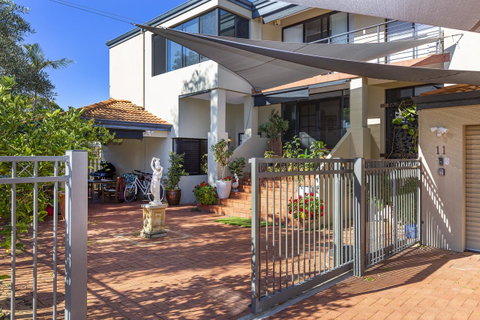 Como Executive Apartment - Accommodation Mount Tamborine 1