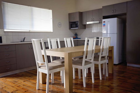 Hopetoun Motel & Chalet Village - Accommodation Mount Tamborine 7