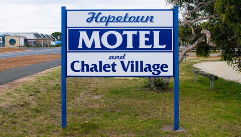 Hopetoun Motel & Chalet Village - Accommodation Mount Tamborine 5
