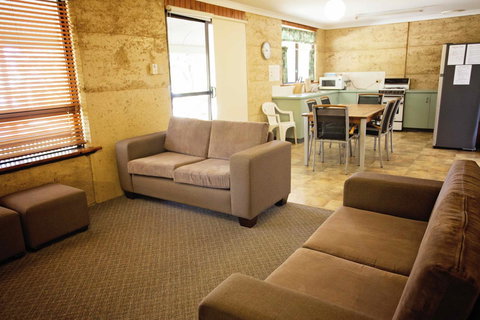 Hopetoun Motel & Chalet Village - Accommodation Mount Tamborine 8