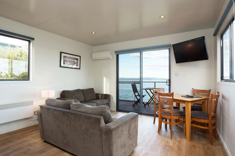 Swansea Beach Chalets - Accommodation Mount Tamborine 1