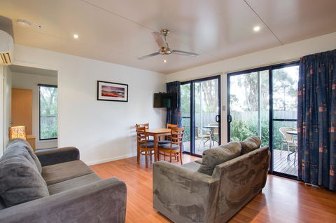 Swansea Beach Chalets - Accommodation Mount Tamborine 13
