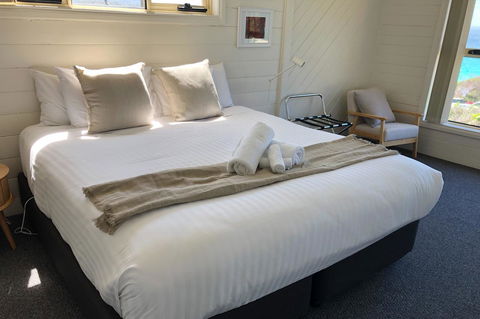 BINALONG BEACH COTTAGE Beachfront At Bay Of Fires Next To Restaurant - Accommodation Mount Tamborine 6