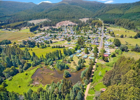 Giants Table And Cottages - Accommodation Mount Tamborine 1