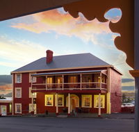 Stanley Hotel  Apartments - Accommodation Mount Tamborine