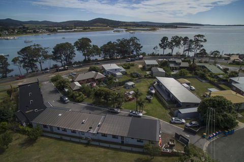 Georges Bay Apartments - Accommodation Mount Tamborine 25