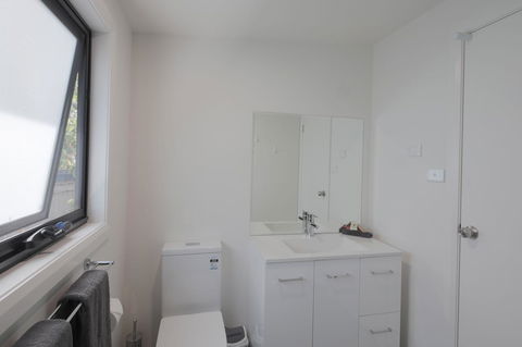 Georges Bay Apartments - Accommodation Mount Tamborine 20