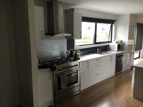Georges Bay Apartments - Accommodation Mount Tamborine 13