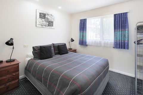 Georges Bay Apartments - Accommodation Mount Tamborine 37