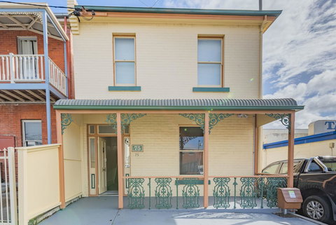 4 Bedroom House - Hobart CBD - Free Parking - Free WIFI - Accommodation Mount Tamborine 14