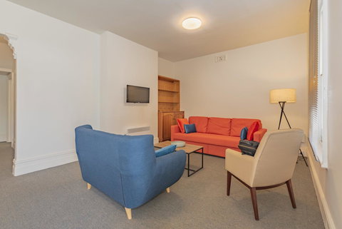 4 Bedroom House - Hobart CBD - Free Parking - Free WIFI - Accommodation Mount Tamborine 22