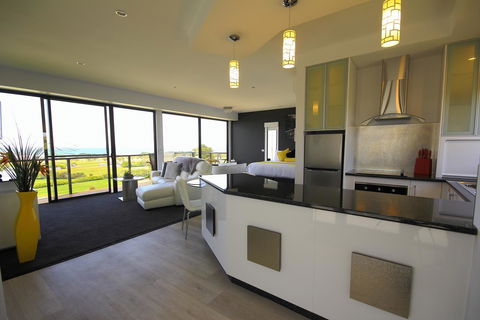 Horizon Deluxe Apartments - Accommodation Mount Tamborine 3