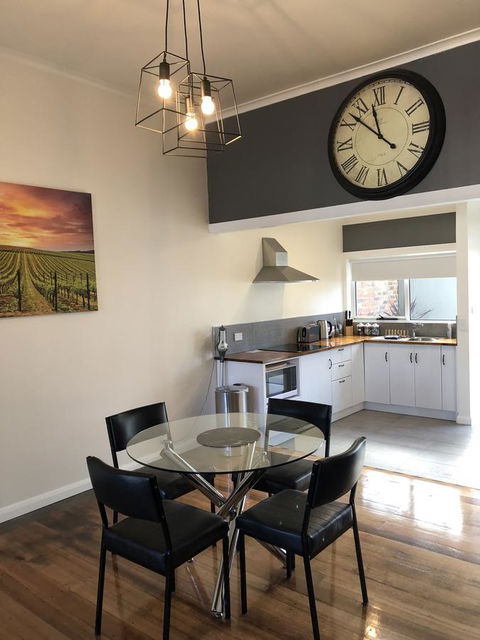 Apartment 5ive - Accommodation Mount Tamborine 1
