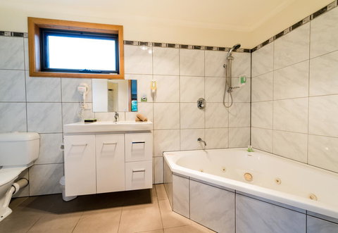 Driftwood Strahan Villas - Accommodation Mount Tamborine 0