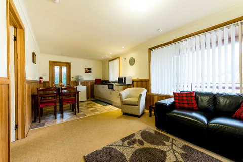 Driftwood Strahan Villas - Accommodation Mount Tamborine 7