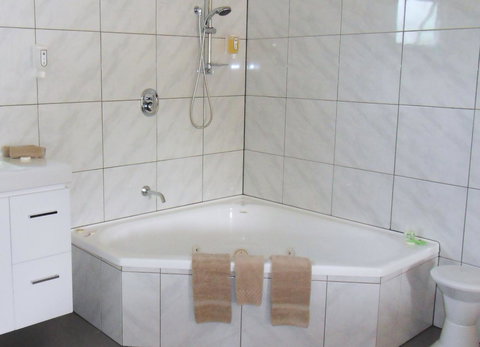 Driftwood Strahan Villas - Accommodation Mount Tamborine 21