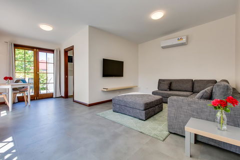 Rosehaven Cottage - Accommodation Mount Tamborine 4