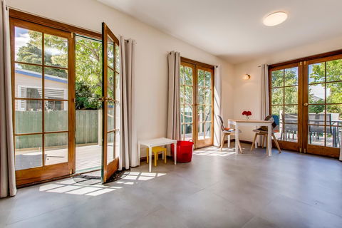 Rosehaven Cottage - Accommodation Mount Tamborine 8